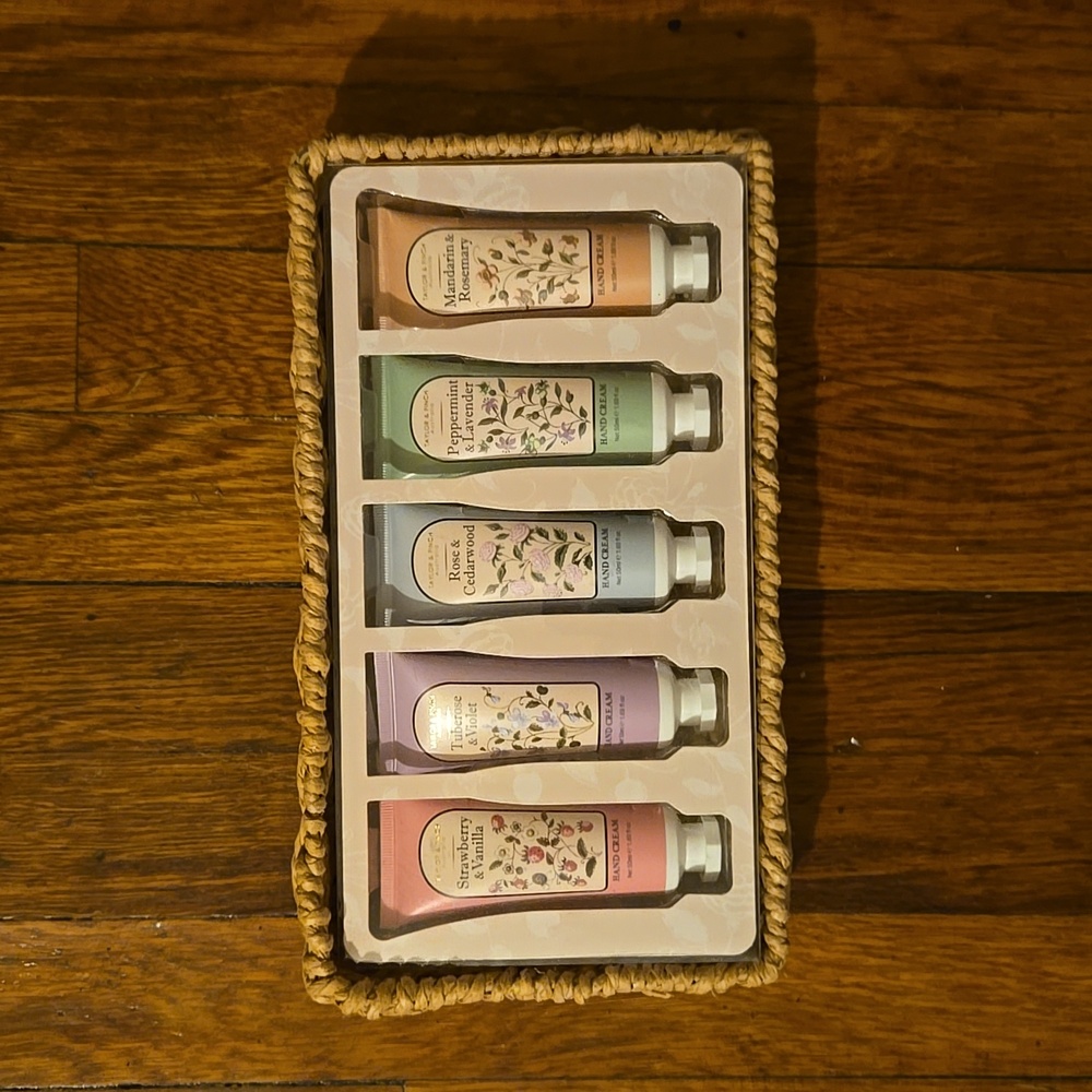 Taylor & Finch Handcream Set in Decorative Basket